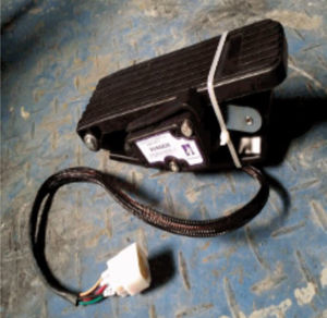 Picture of 2AC100 StarEV Accelerator Throttle Box 48V or 72V (AC only) with pedal for AP or AK Enclosed Bus & C-Series